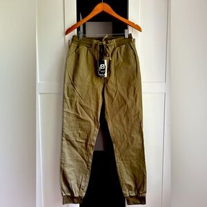 BRAND NEW! Cargo pants. By American Stich size M.